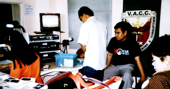 Sonia Capio and Danny Arao host the award-winning radio program Ngayon Na, Bayan! (DZRJ 810 khz, 2:30-4:30 p.m. every Friday) border=